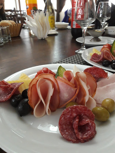 Opinii despre Restaurant Vatra în Târgoviște - Gastronomie și ospitalitate