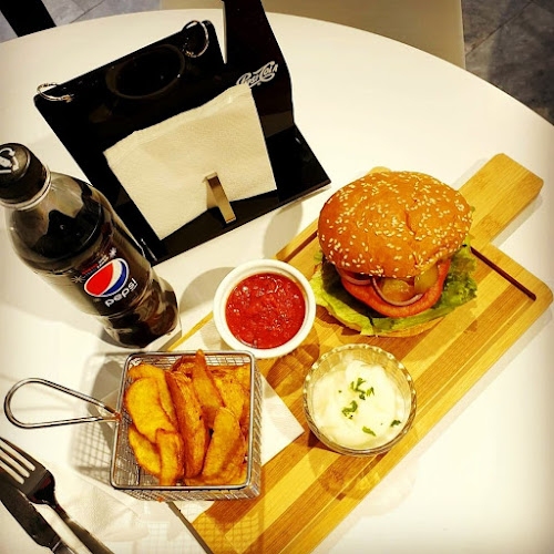 Opinii despre Naty's Pizza în Hunedoara - Gastronomie și ospitalitate