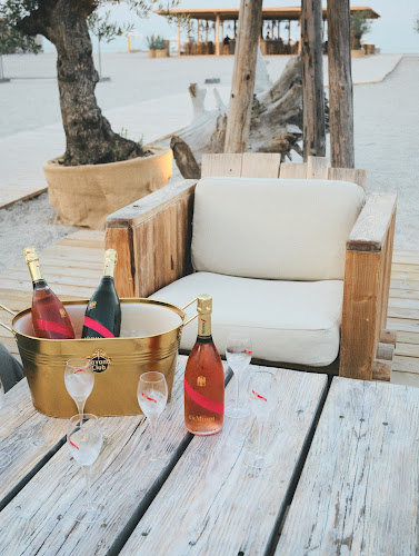 Crazy Beach - Gastronomie și ospitalitate