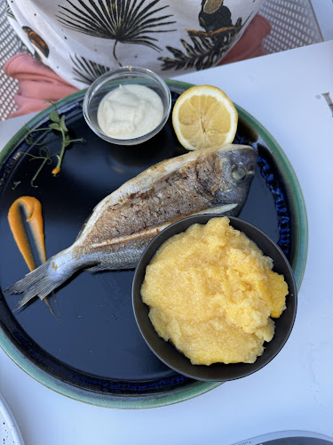 Blue Acqua Restaurant - Faleza Mamaia - Gastronomie și ospitalitate