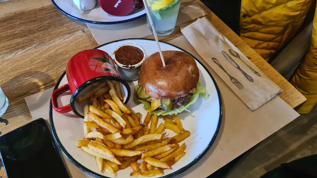 Opinii despre Restaurant Casa cu Bere (Bistrița) în Bistrița - Gastronomie și ospitalitate