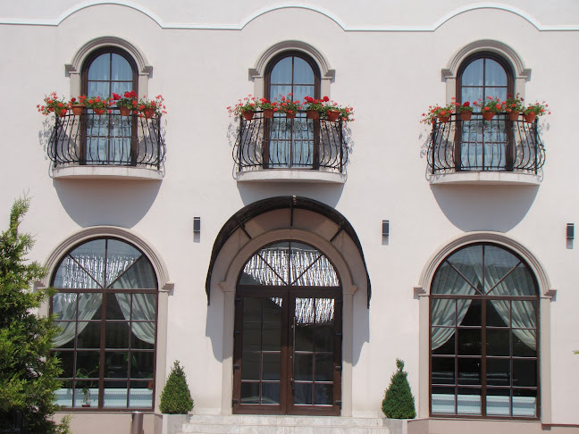 11 Strada 22 Decembrie Suceava Municipiul, Suceava 727475