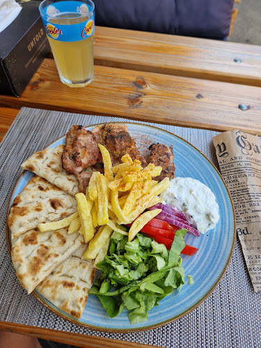 Comentarii opinii despre Mica Kalamata Greek Mixt Grill