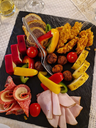 Opinii despre Cercul Gospodinelor în Piatra Neamț - Gastronomie și ospitalitate