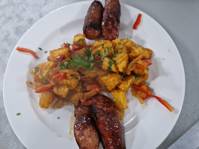 Strada Colinei 3, Piatra Neamț 610102