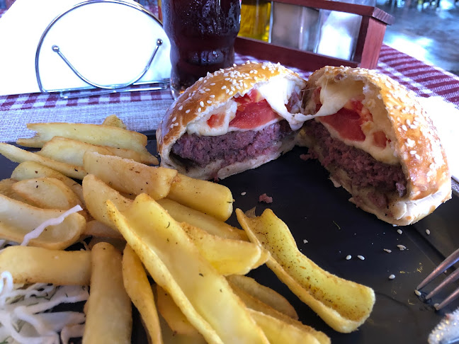 LA CONAC - Curtea de Argeș