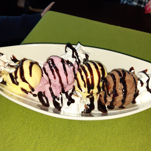 Bloc F12A, scara A, parter, Bulevardul Basarabilor, Curtea de Argeș 115300