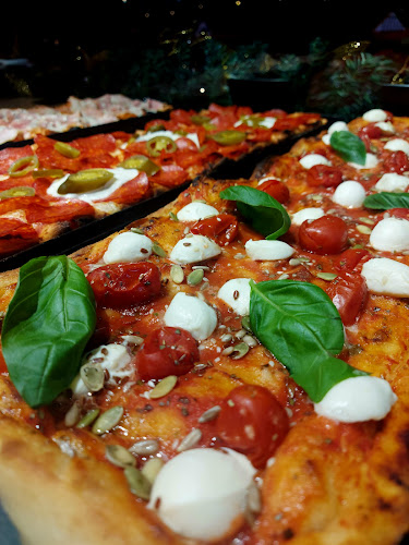 Piața Avram Iancu 9, Arad 310099