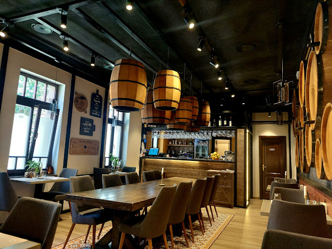 Opinii despre Petry Bistro GrillxWine în Târgu Mureș - Gastronomie și ospitalitate