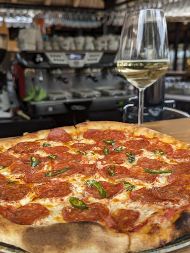 IpaNera Restaurant, Cocktail bar & Beach - Gastronomie și ospitalitate