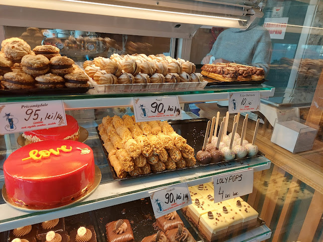 Cofetăria Pisica Albastră - Donuts and coffee shop - Gastronomie și ospitalitate