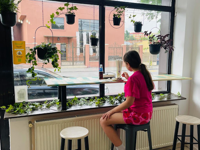 Opinii despre Cofetaria Michelle în Craiova - Gastronomie și ospitalitate