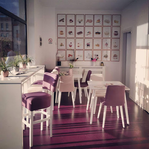 Opinii despre BB Cakes Boutique în Dumbrăvița - Gastronomie și ospitalitate