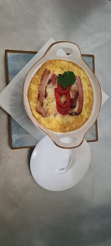 Opinii despre Mica Kalamata Greek Mixt Grill în Curtea de Argeș - Gastronomie și ospitalitate