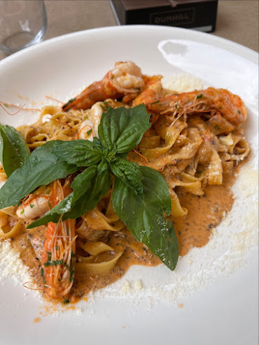 Strada Mircea cel Bătrân 103, Constanța 905700