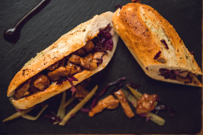 Comentarii opinii despre Divine Quisine