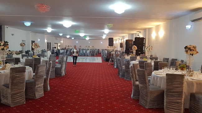 Opinii despre Restaurant Zett în Poiana Mare - Gastronomie și ospitalitate