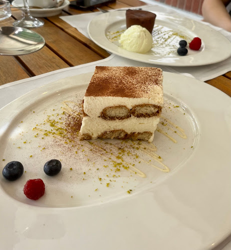 Strada Curtea Domnească 9, Suceava 720008