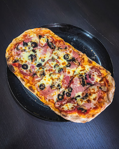 Opinii despre Curtea Veche Bacau în Bacău - Gastronomie și ospitalitate