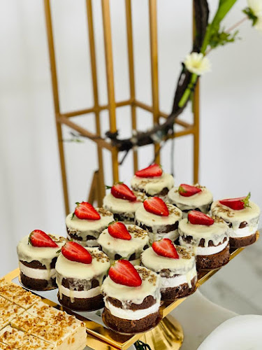 Opinii despre Cofetaria Michelle în Craiova - Gastronomie și ospitalitate