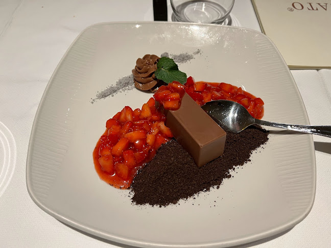 Prato Restaurant - Gastronomie și ospitalitate