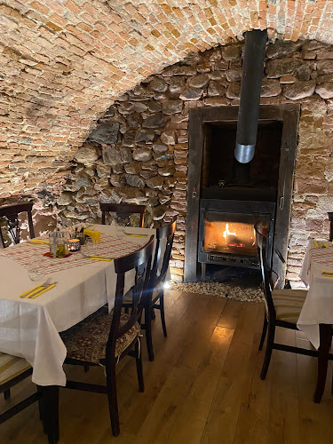 Opinii despre Zestrea Restaurant Romanesc în Sibiu - Gastronomie și ospitalitate