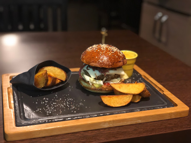 Opinii despre VHD Bistro & Events în Vaslui - Gastronomie și ospitalitate