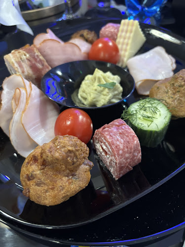 White House - Gastronomie și ospitalitate