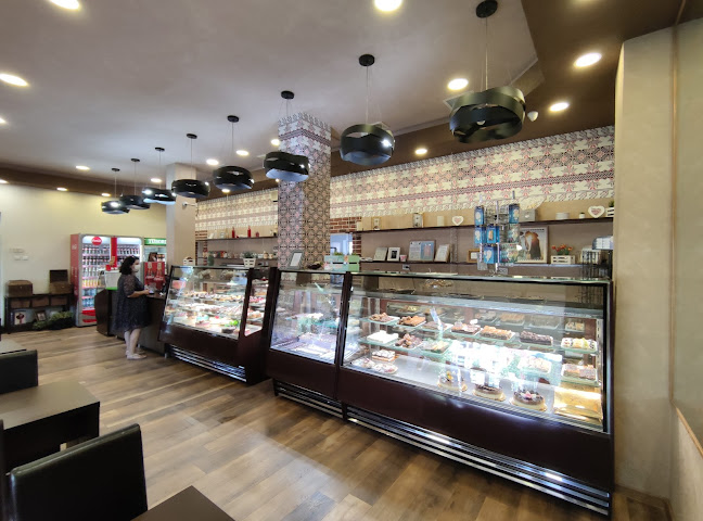 Un Băiat și o Fată Pitești - Pitești