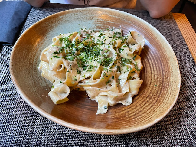 Strada Apollonia Hirscher 12, Brașov 500015