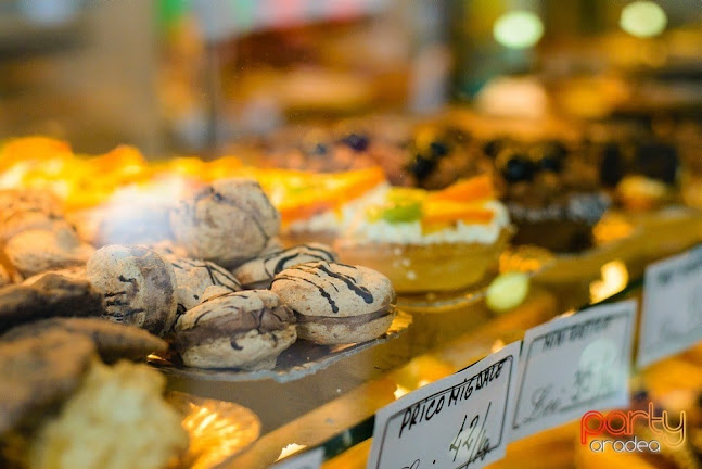 Opinii despre Bunexim Oradea Plaza în Oradea - Gastronomie și ospitalitate