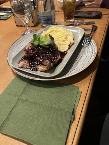 Comentarii opinii despre Jelen Haz