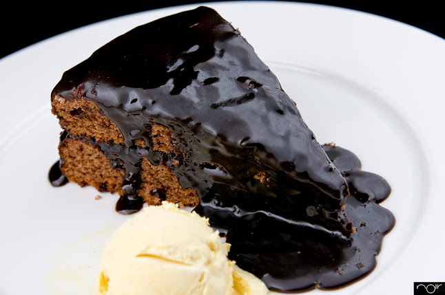 Opinii despre Noir Restaurant în Piatra Neamț - Gastronomie și ospitalitate