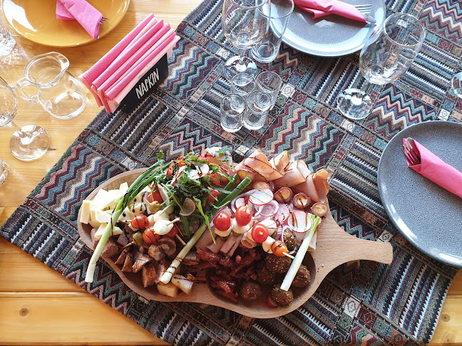 Opinii despre Restaurant "La Izvor", Moinesti în Moinești - Gastronomie și ospitalitate