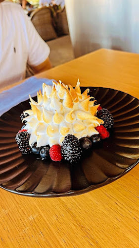 Crazy Beach - Gastronomie și ospitalitate