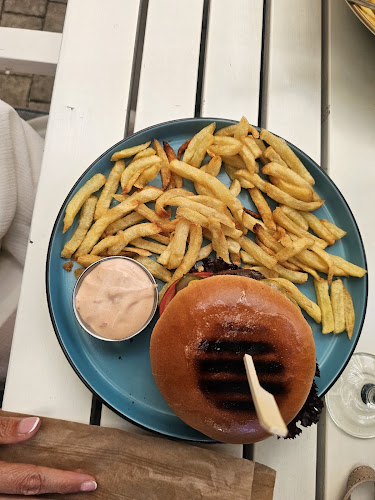 Comentarii opinii despre Livada