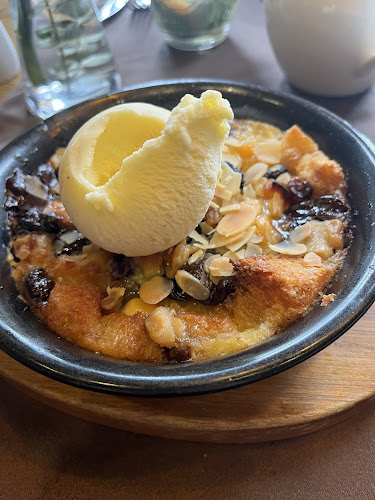 Aleea pietonala de sub Tampa, Aleea Tiberiu Brediceanu, Brașov 500014