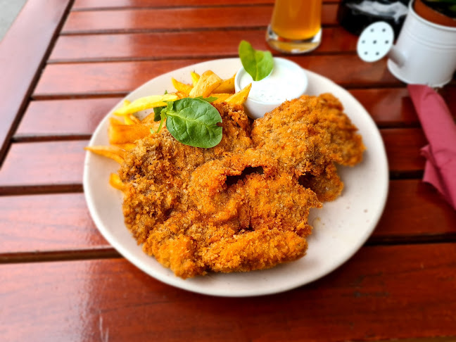 Hochmeister delikat'essen - Gastronomie și ospitalitate