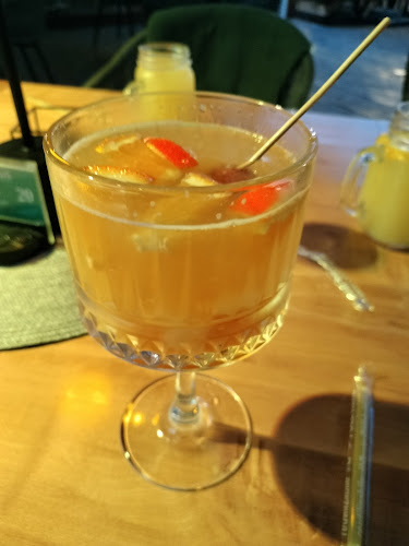 Gossip Cafe - Gastronomie și ospitalitate