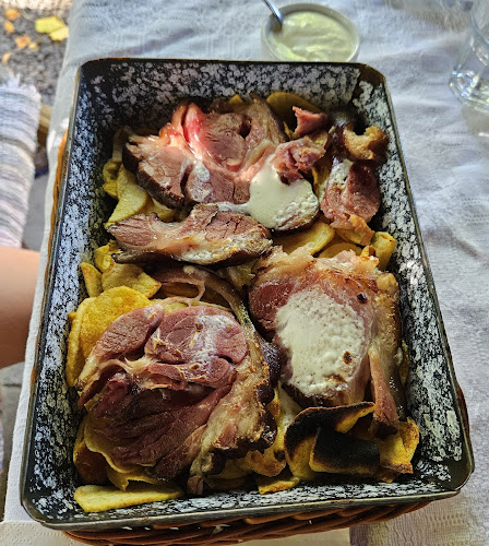 Opinii despre Hanul Basa Fogadó în Borzont - Gastronomie și ospitalitate