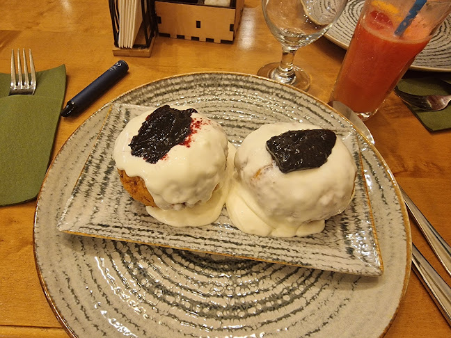 Jelen Haz - Gastronomie și ospitalitate