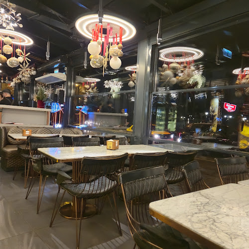 Mamma Mia Restaurant & Catering