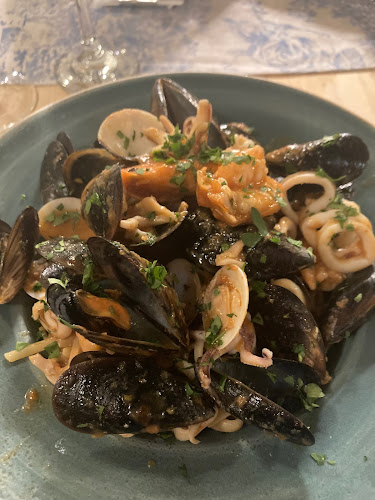 Opinii despre Vinotera Ristorante-Pizzeria în Oradea - Gastronomie și ospitalitate