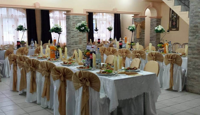 Restaurantul Queen(barul galben)