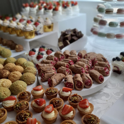 Opinii despre Atelier Cris Cakes în Bacău - Gastronomie și ospitalitate