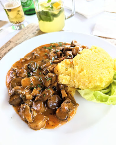 Opinii despre Căsuța Bunicii în Târgu Mureș - Gastronomie și ospitalitate