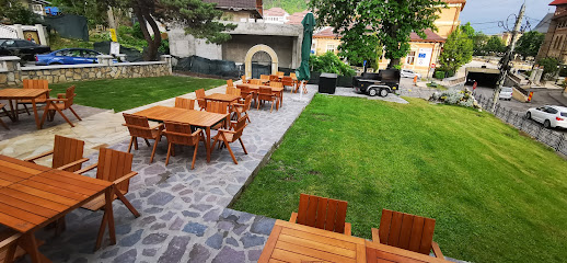 La Curtea Domnească