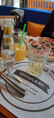 Opinii despre White - Pub Restaurant Pizzerie în Moreni - Gastronomie și ospitalitate