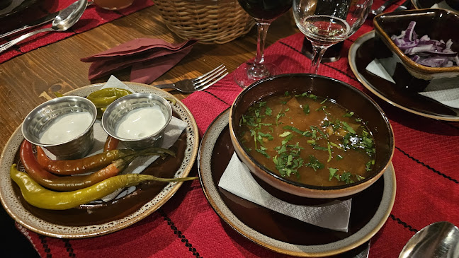 Opinii despre Ceasu' Rău în Brașov - Gastronomie și ospitalitate