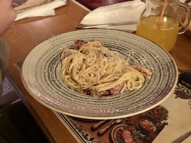 Bistro Junior - Gastronomie și ospitalitate